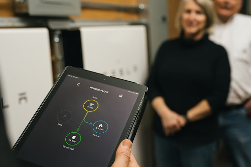 Control your energy usage with the convenient Tesla app.